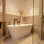 度假居 Relax In A Thatched Barn With A Sauna