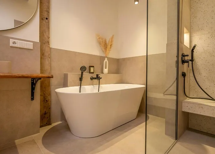 Ferienhaus Relax In A Thatched Barn With A Sauna